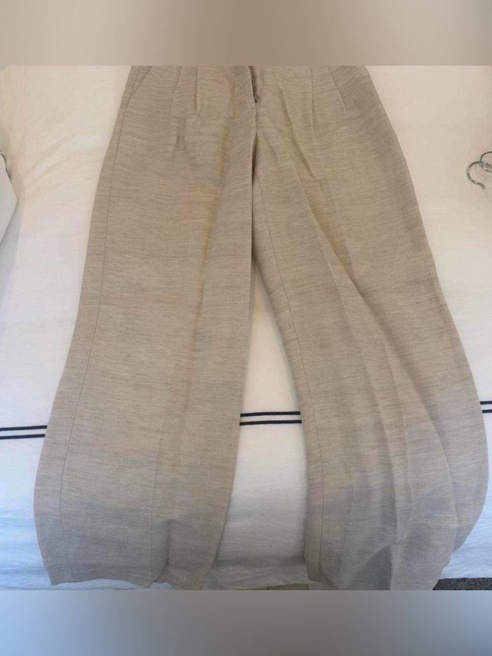 Aritzia-Limitless pants -like new - Picture 2 of 5